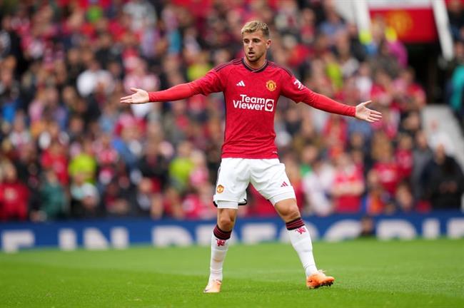 VIDEO: Mason Mount giật mình như Lukaku trước khung thành trống